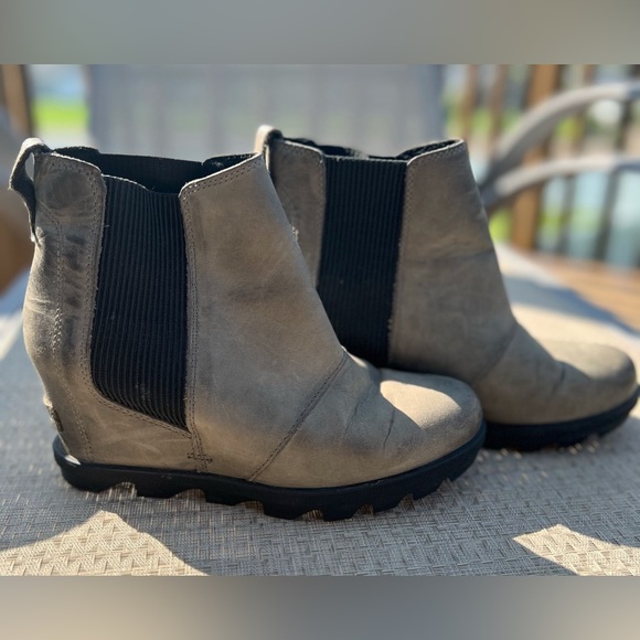 Sorel Joan of Arc Gray Chelsea boots size 7 - Picture 1 of 8